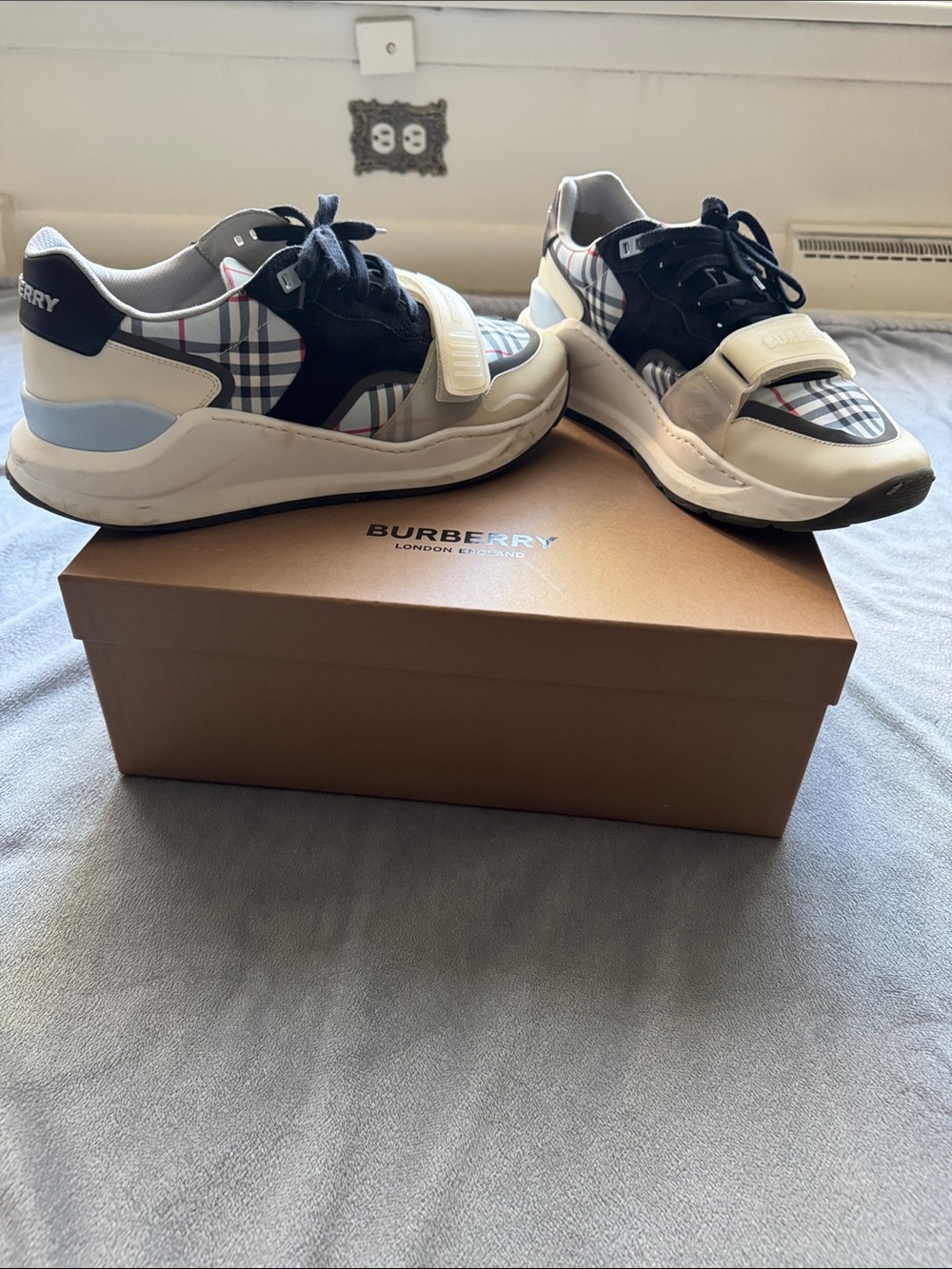 Men’s Burberry Check Low-Top Sneakers in Vintage Check pale blue